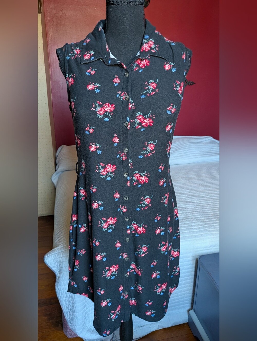 No Boundaries Black Sleeveless Button-Front Dress with Red & Blue Floral Print
